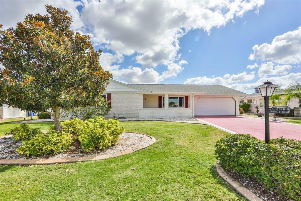 Property Photo:  1411 Seton Hall Drive  FL 33573 