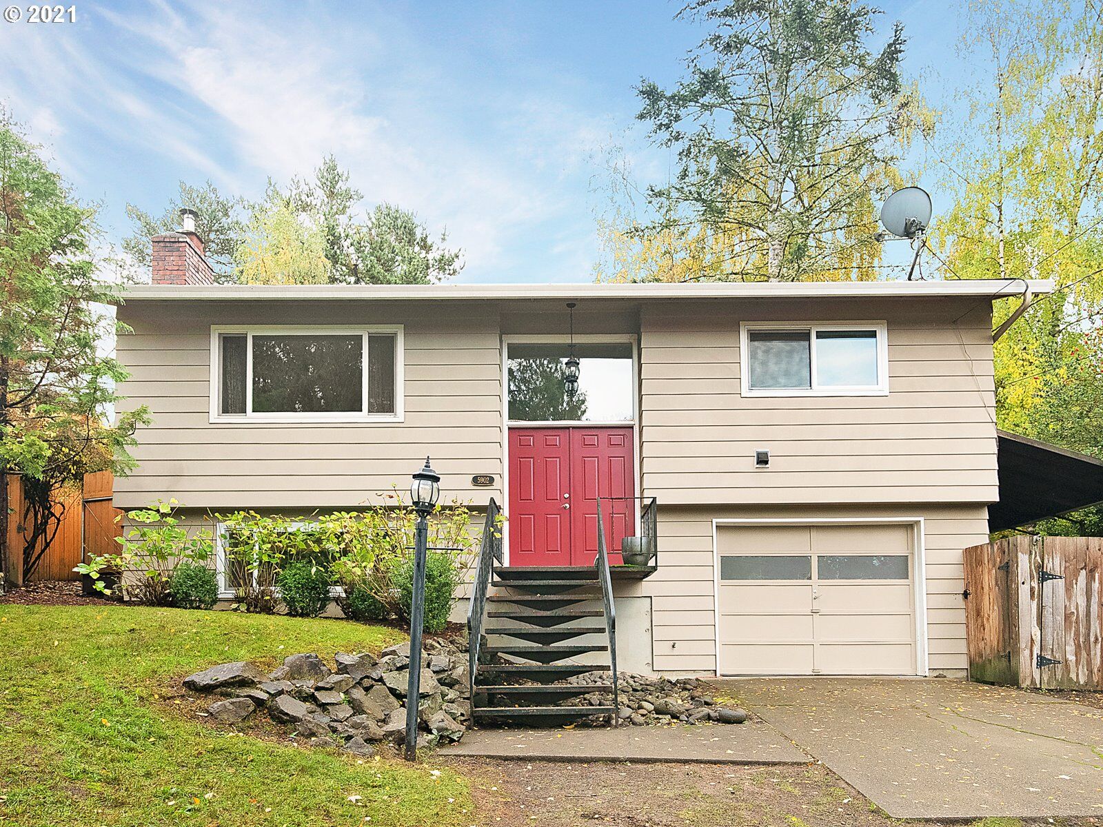 Property Photo: 5902 SW Vermont St OR 97219