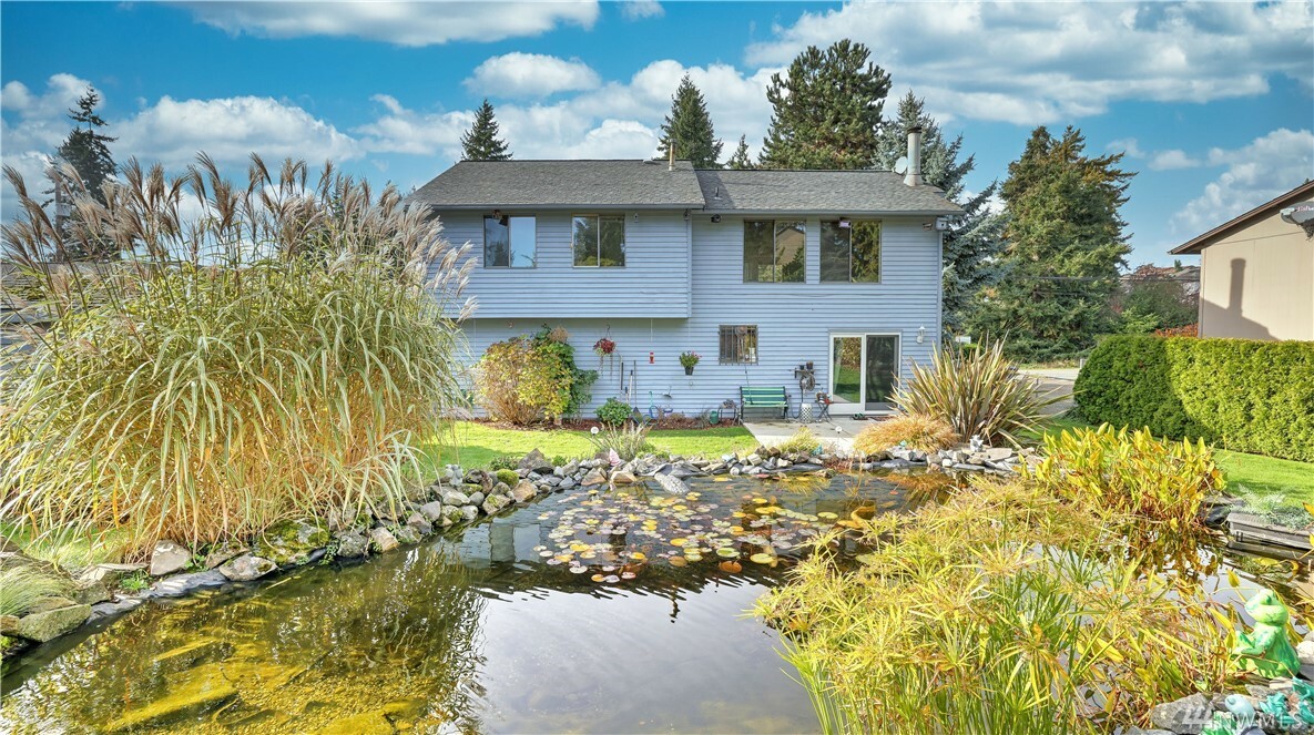 Property Photo:  2304 Aberdeen Ave NE  WA 98056 