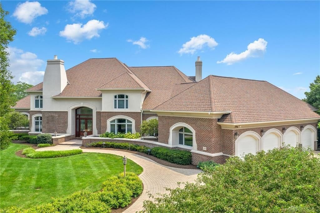 Property Photo:  121 Pawleys Plantation  OH 45385 