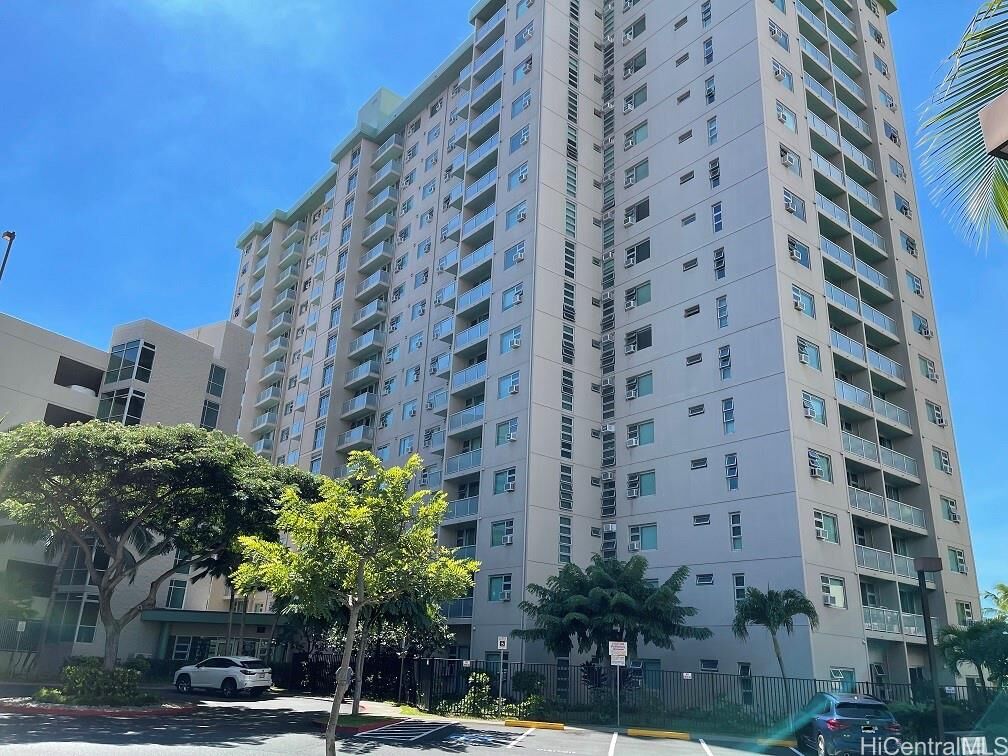 Property Photo: 3009 Ala Makahala Place 508 HI 96818