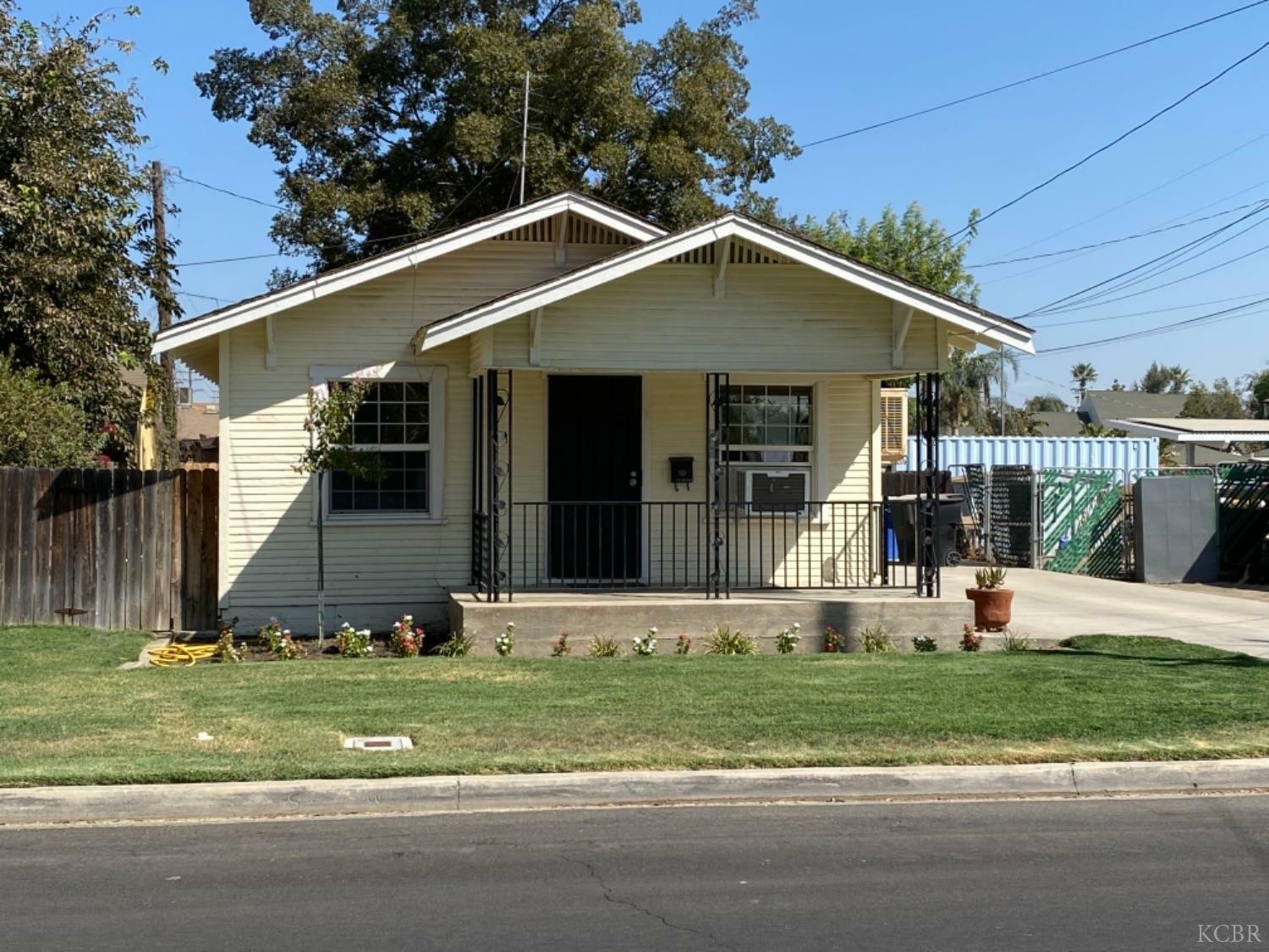 Property Photo:  628 Neville Street  CA 93230 