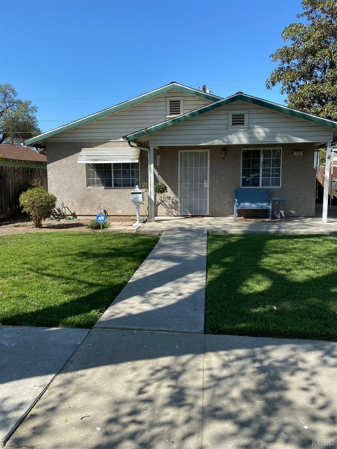 212 W Ivy Street  Hanford CA 93230 photo