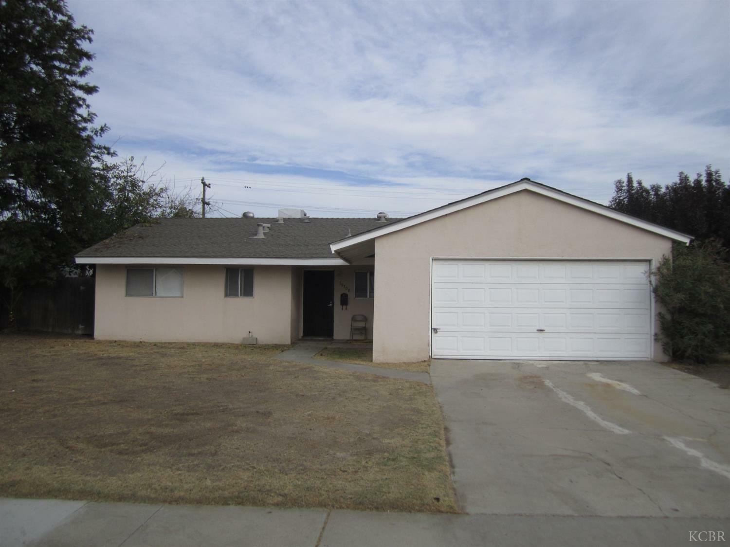 Property Photo:  19708 Park Lane  CA 93245 