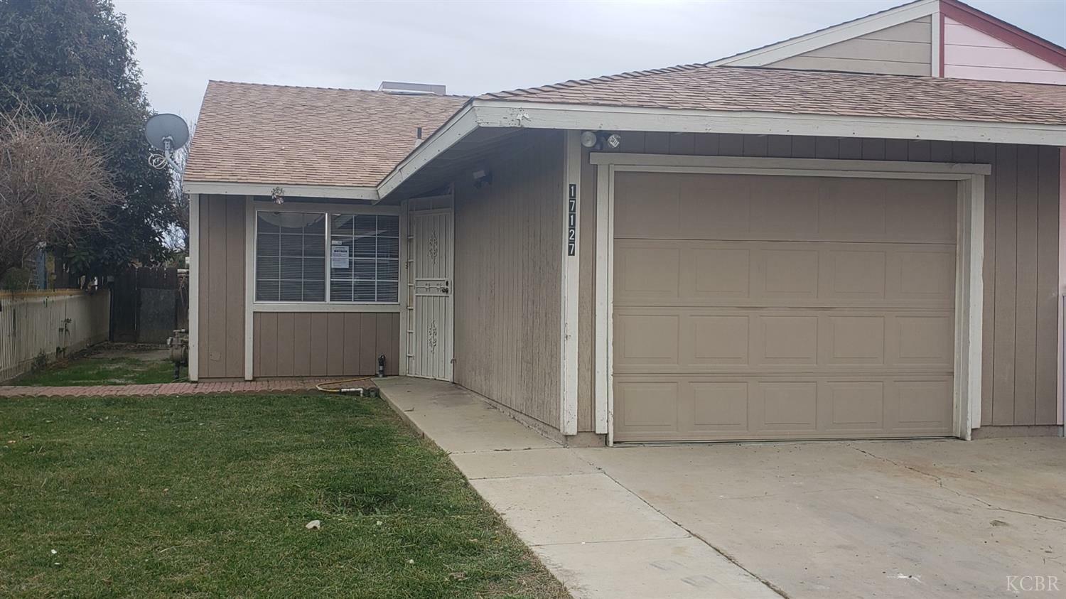 Property Photo:  17127 Railroad Avenue   93234 