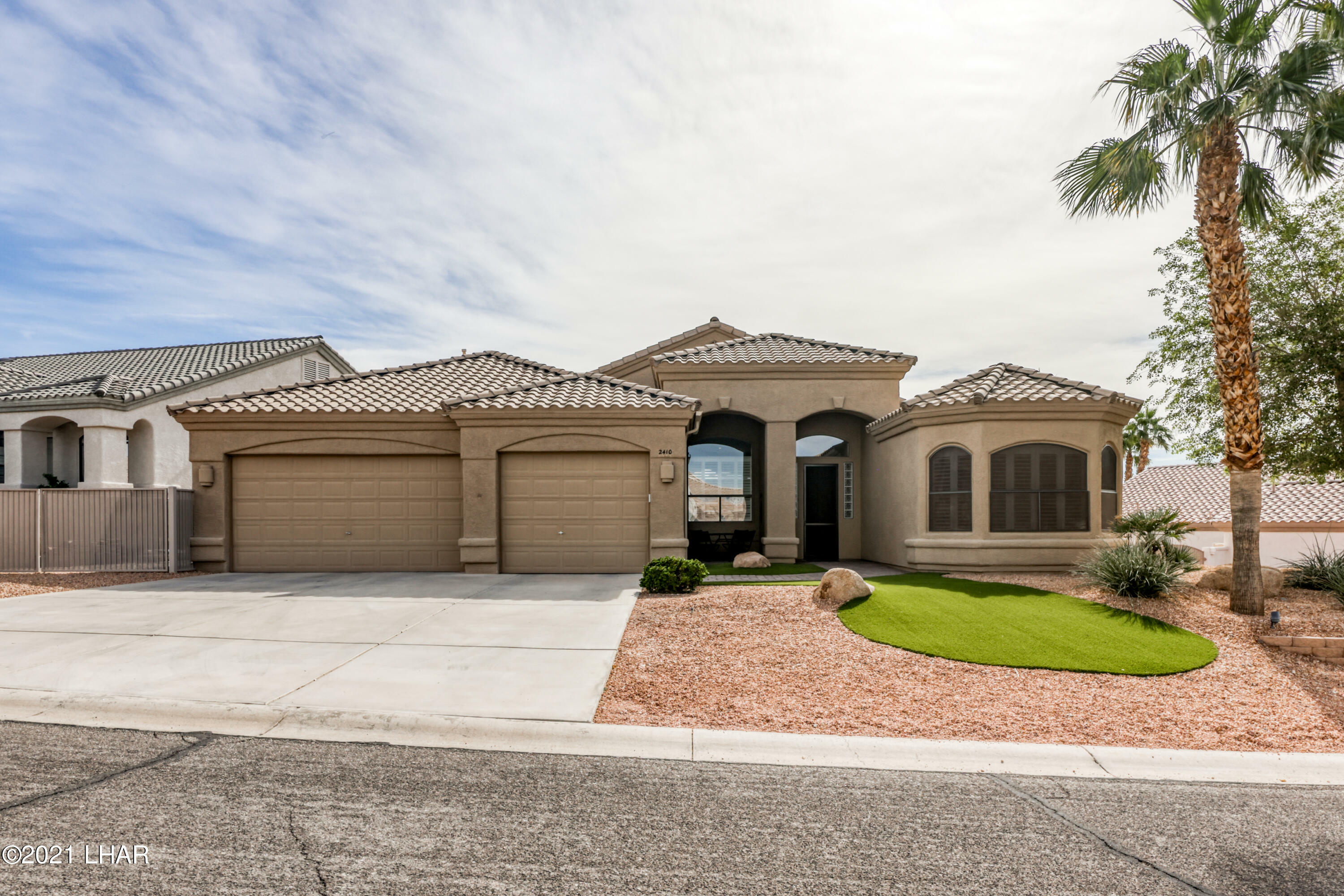 Property Photo: 2410 Dawn Dr AZ 86404