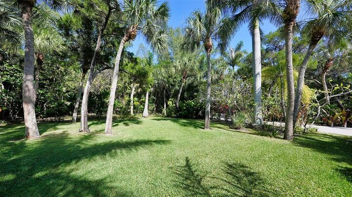 Property Photo:  225 Little Pond Lane  FL 34242 