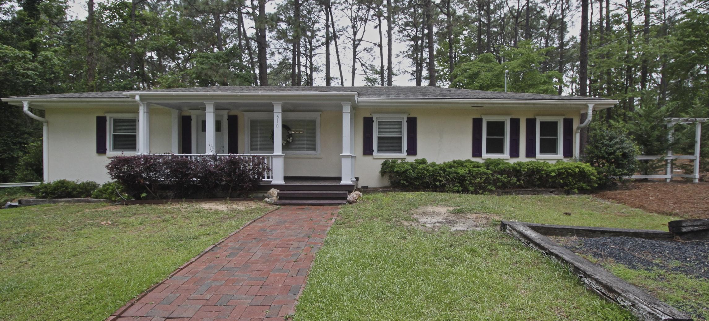 Property Photo: 610 Clark NC 28387