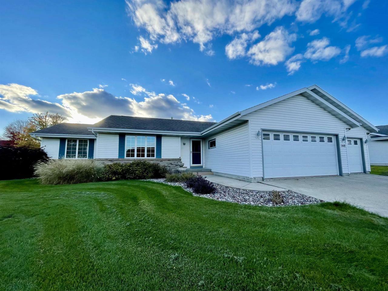 Property Photo:  148 Ridge Creek Dr  WI 53548 