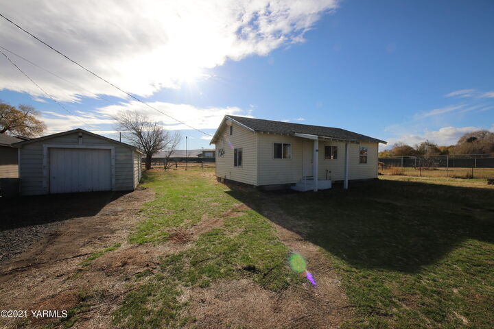 260 Cowiche City Rd  Cowiche WA 98923 photo