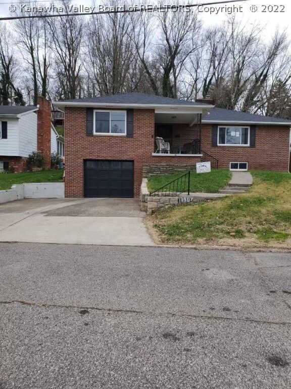 Property Photo: 1507 Oakland Avenue WV 25177