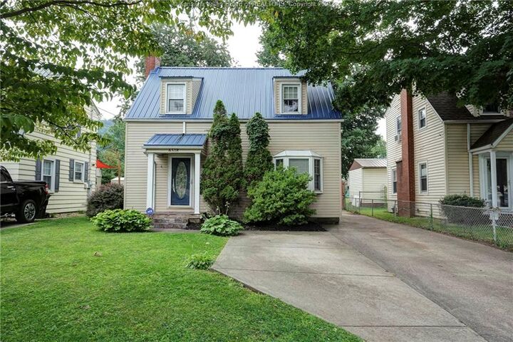 6518 Maccorkle Avenue SE  Charleston WV 25304 photo