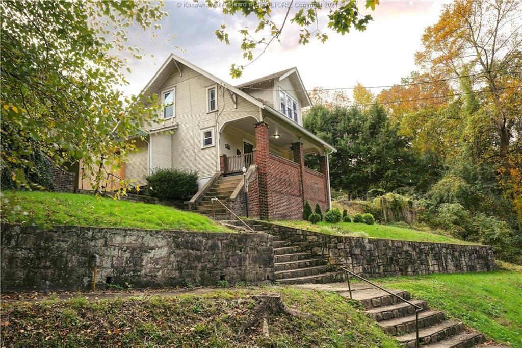 Property Photo: 848 Springdale Drive WV 25302