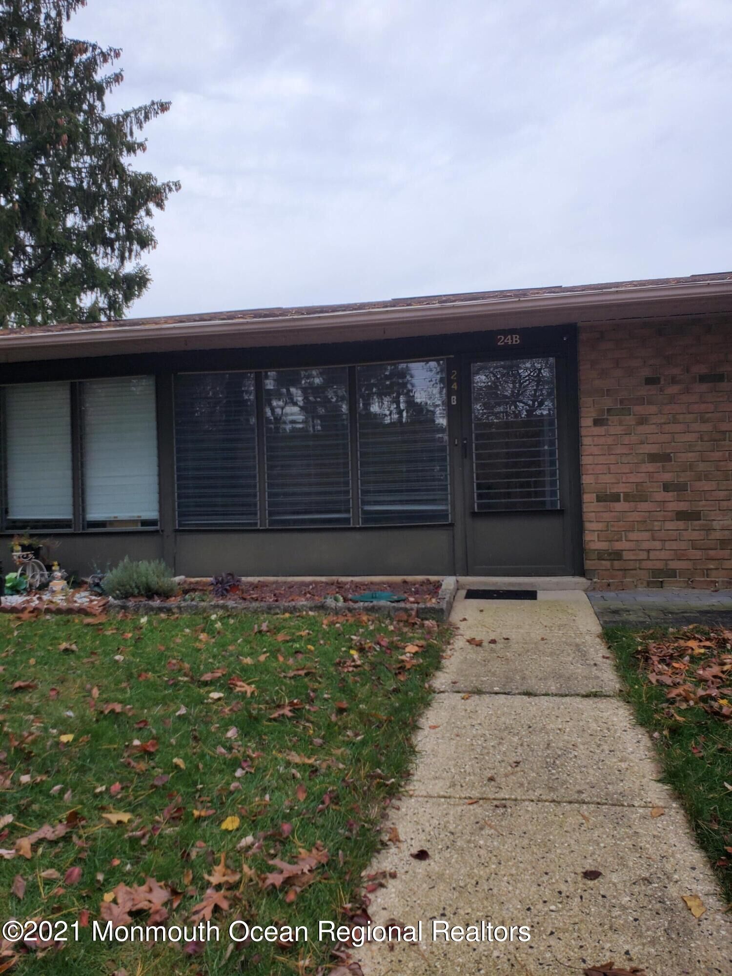 Property Photo:  24B Yorkshire Court  NJ 08759 