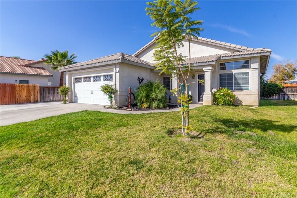 Property Photo: 872 Billows Court CA 92582