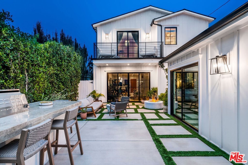 Property Photo: 4217 Lyceum Avenue CA 90066