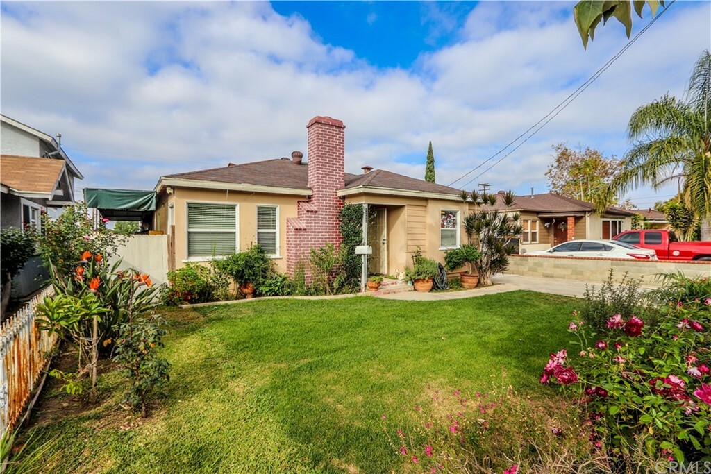 Property Photo:  1212 S Flower Street  CA 92707 