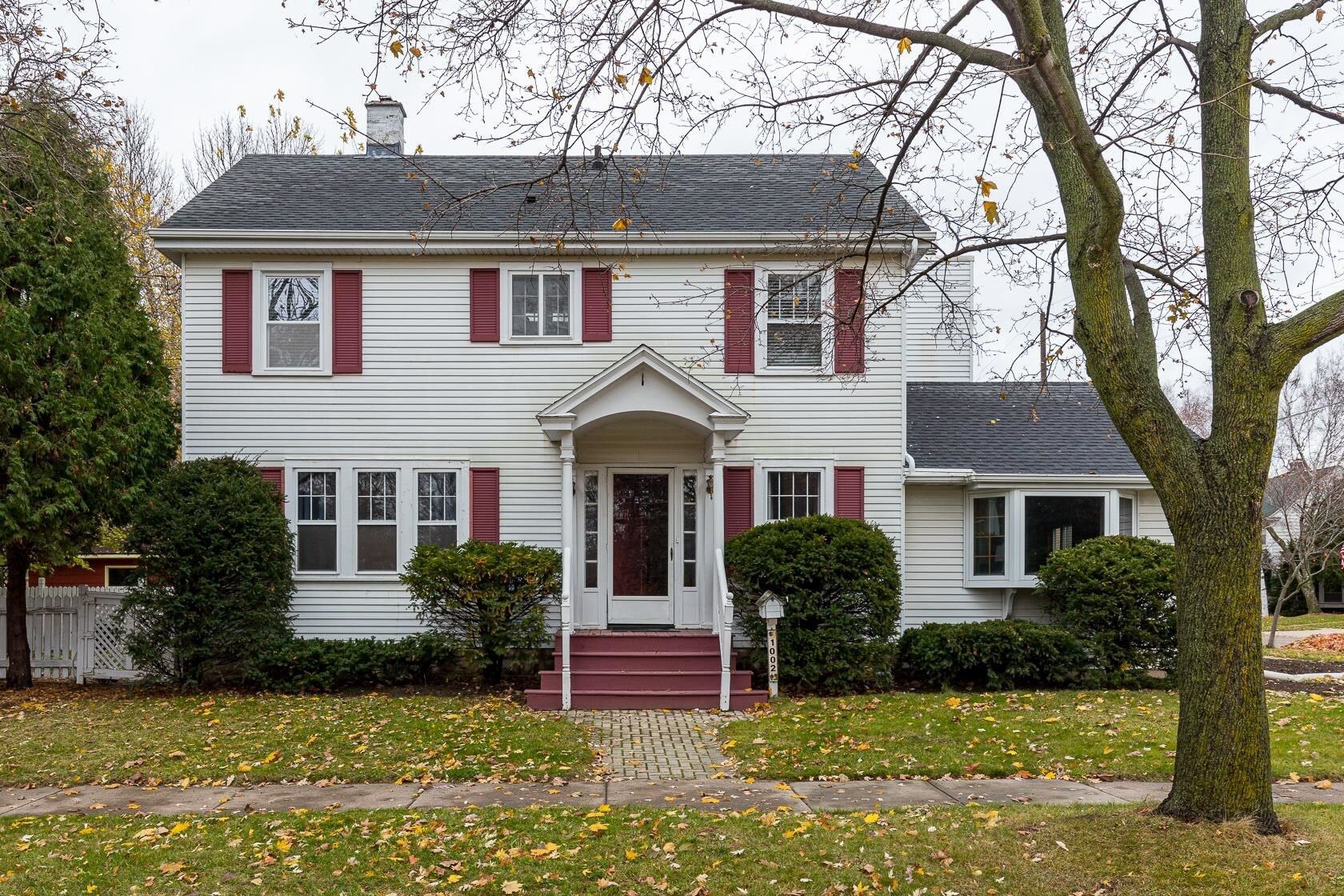 Property Photo: 1002 W Prospect Avenue WI 54914