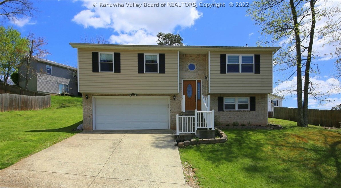 Property Photo: 17 Poplar Hills Drive WV 25526