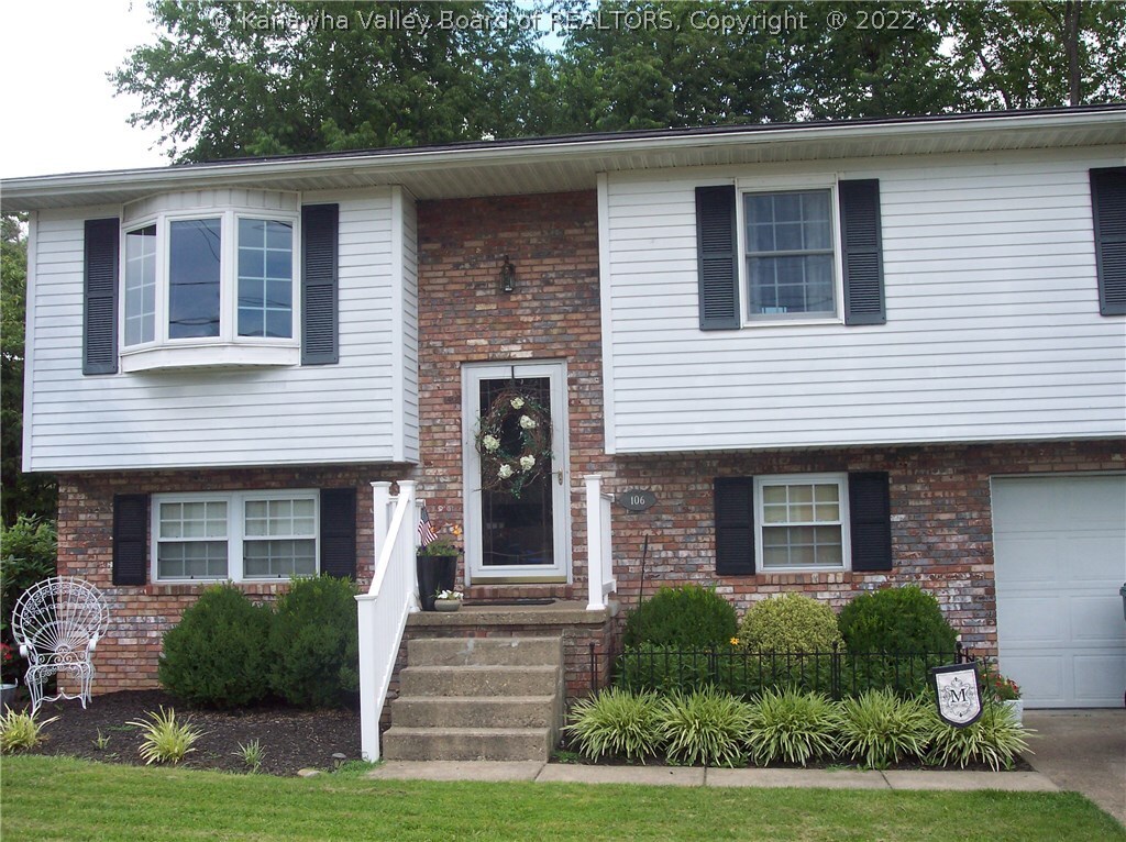 Property Photo: 106 Dawn Heights WV 25560