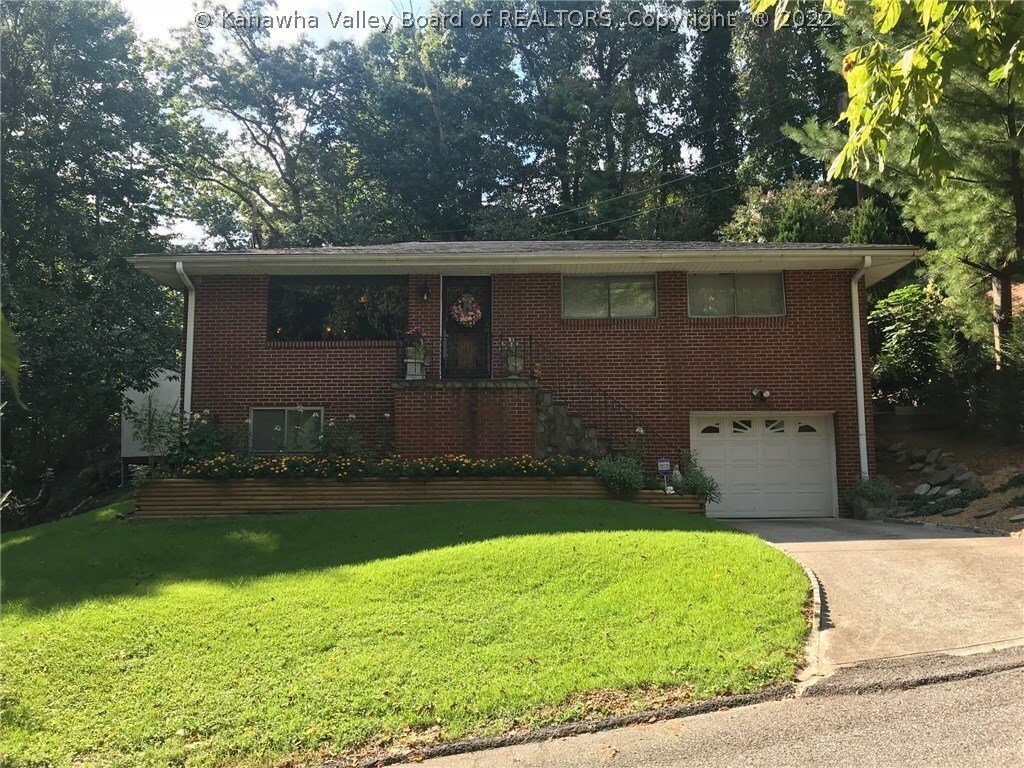 Property Photo:  1940 Hardman Drive  WV 25311 