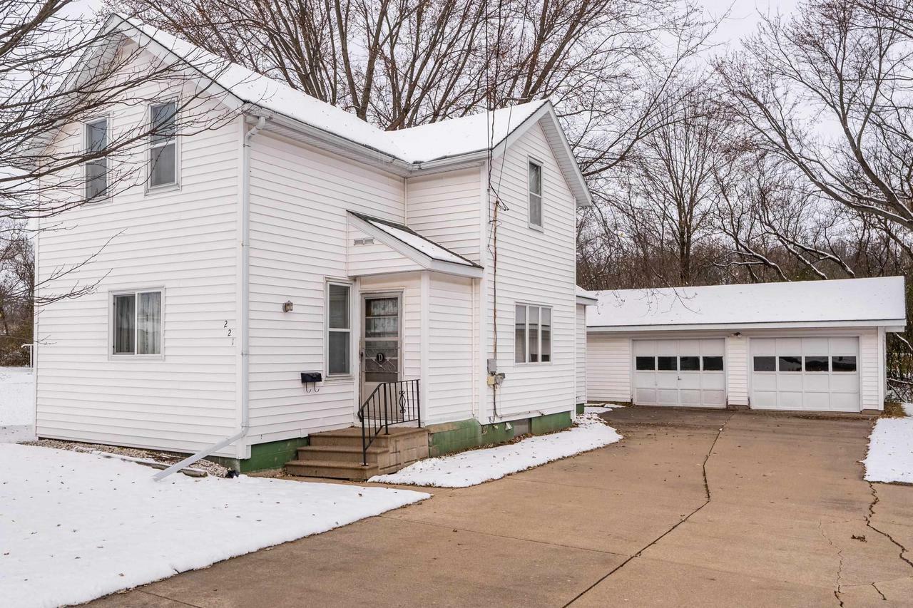 Property Photo:  221 West 11th Street  WI 54449 