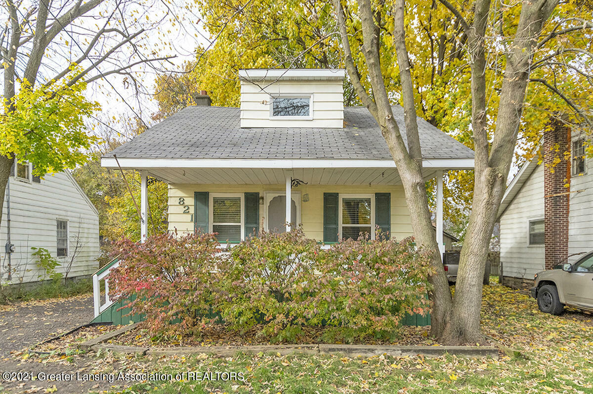 Property Photo:  821 Comfort Street  MI 48915 