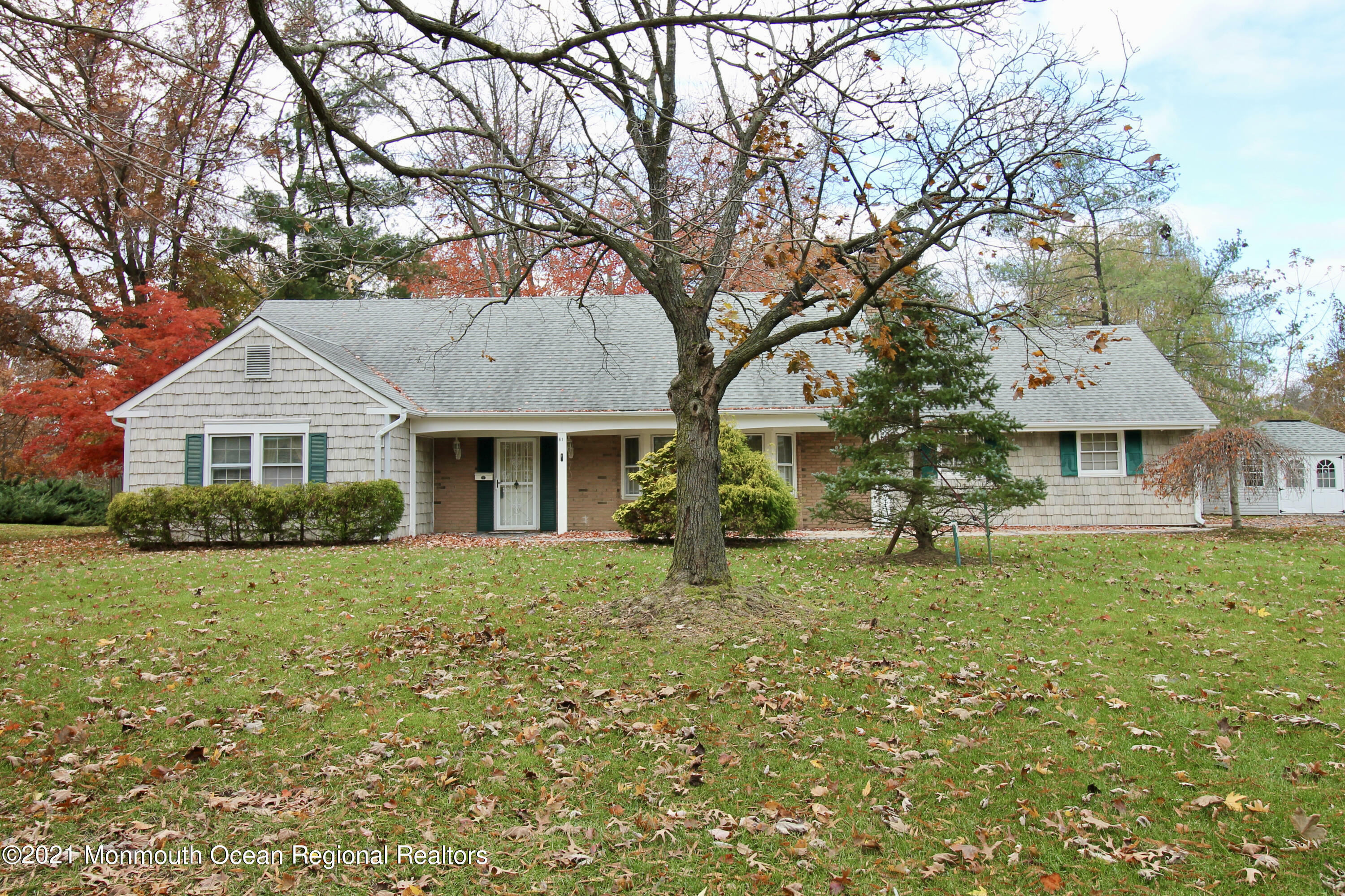 Property Photo:  61 Crosswicks Road  NJ 07728 