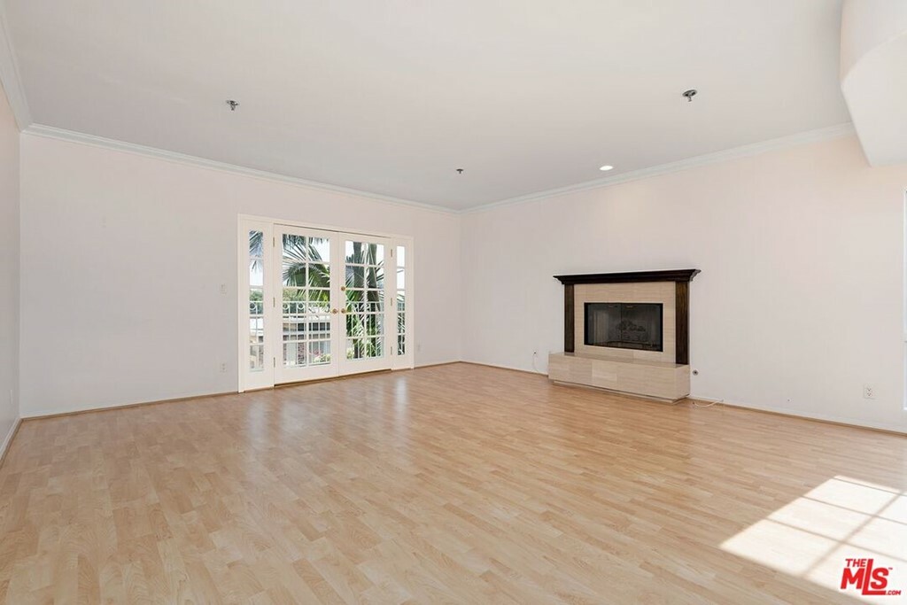 Property Photo:  2205 S Bentley Avenue 301  CA 90064 