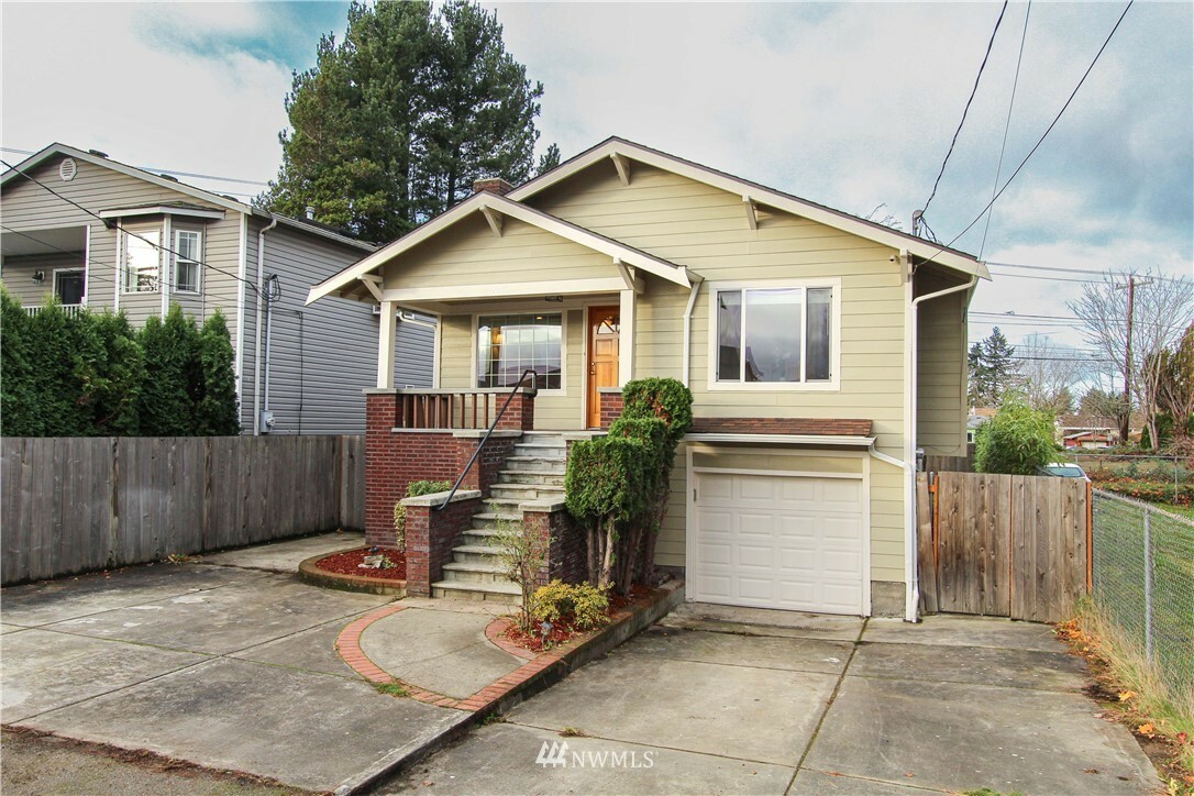 Property Photo:  9015 39th Avenue S  WA 98118 