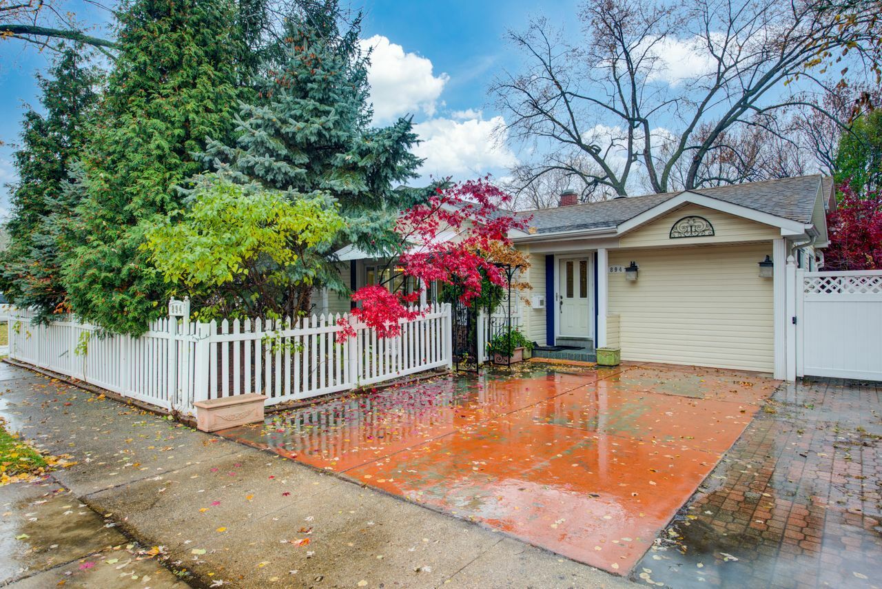 Property Photo:  894 S Wolf Road  IL 60016 