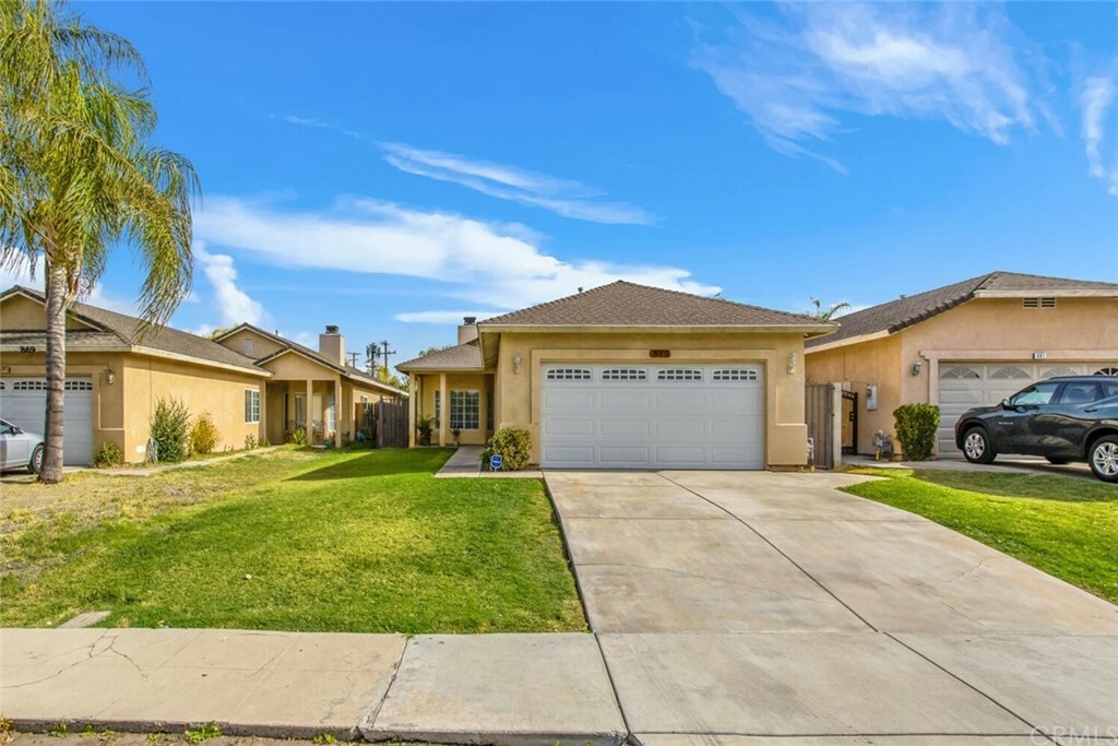 Property Photo: 875 Maryess Drive CA 92410