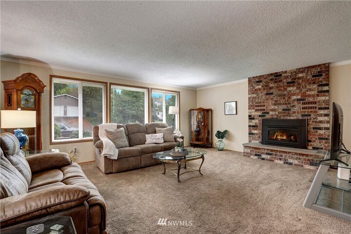 Property Photo: 2521 Talbot Crest Drive S WA 98055