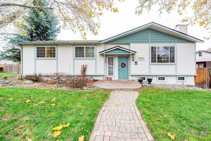 Property Photo:  1422 Millerdale  WA 98801 