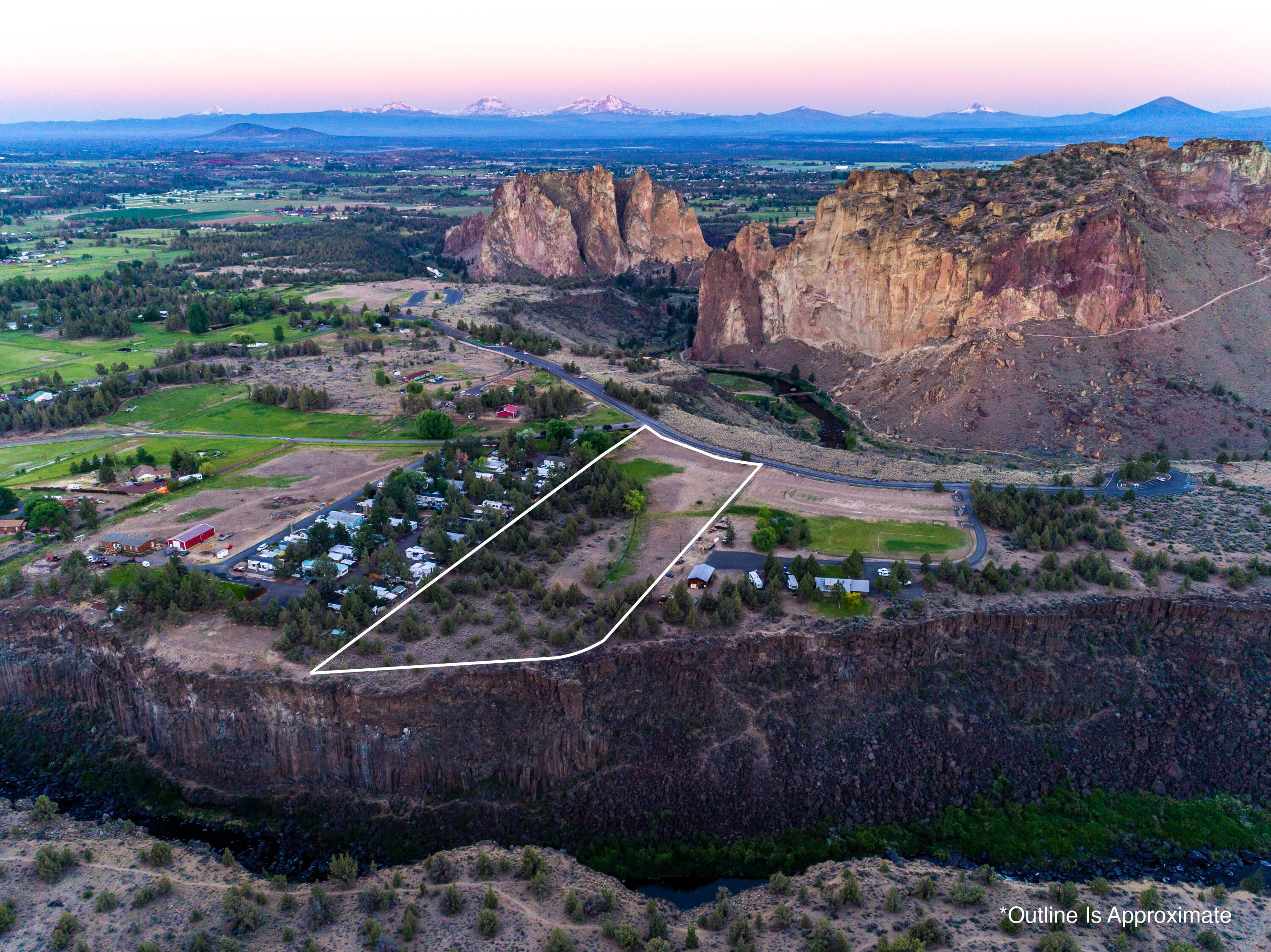 Property Photo: 10136 NE Crooked River Drive OR 97760