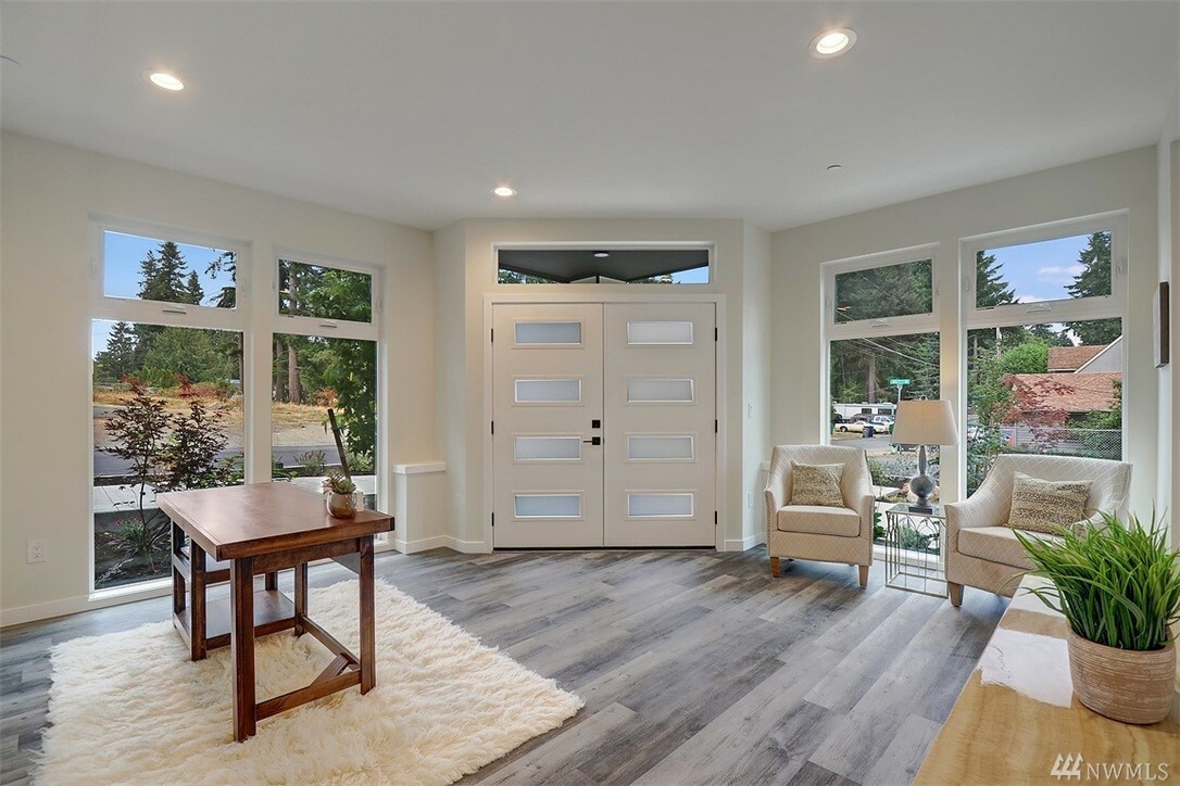 Property Photo: 5520 238th St SW F WA 98043
