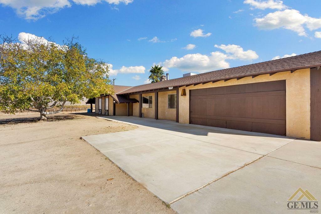 Property Photo:  4926 Ford Street  CA 93240 