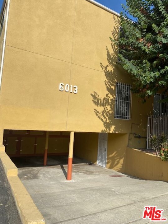 Property Photo: 6013 Carlton 6 CA 90028