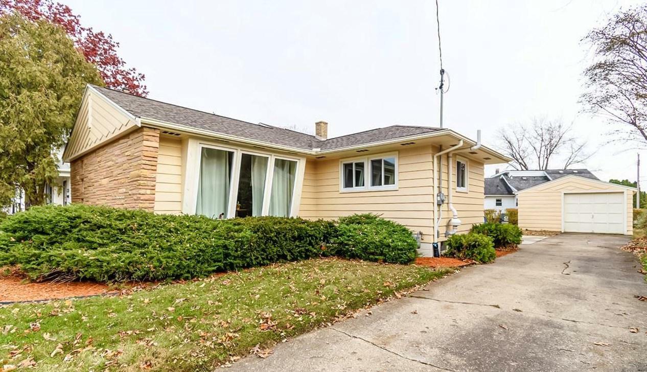 Property Photo:  1015 Milwaukee Rd  WI 53511 