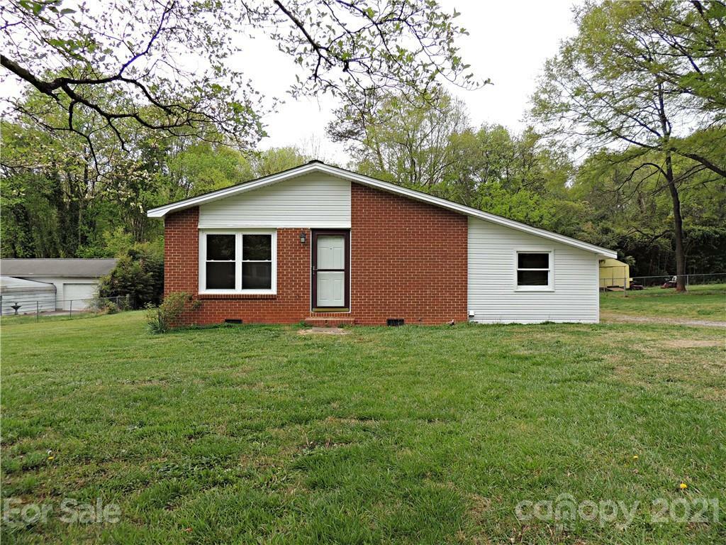 Property Photo:  1855 Young Drive  NC 28613 