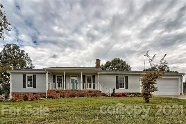 Property Photo:  608 Forest Lane  NC 28012 