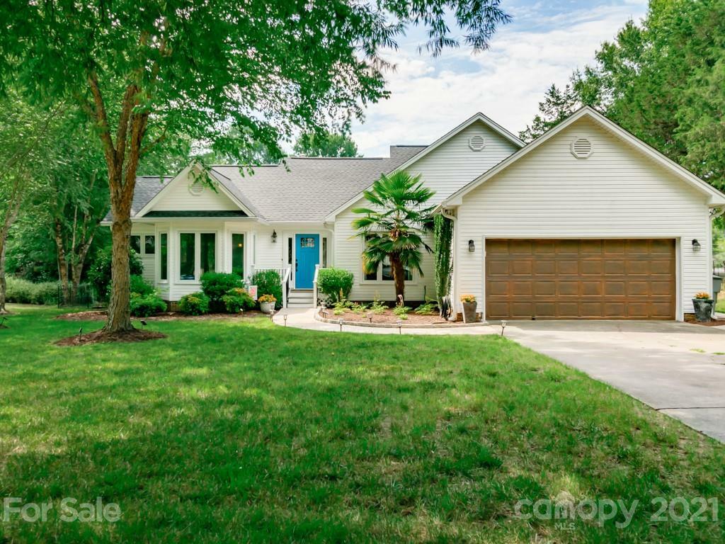 Property Photo:  3337 Thaxton Place  NC 28226 