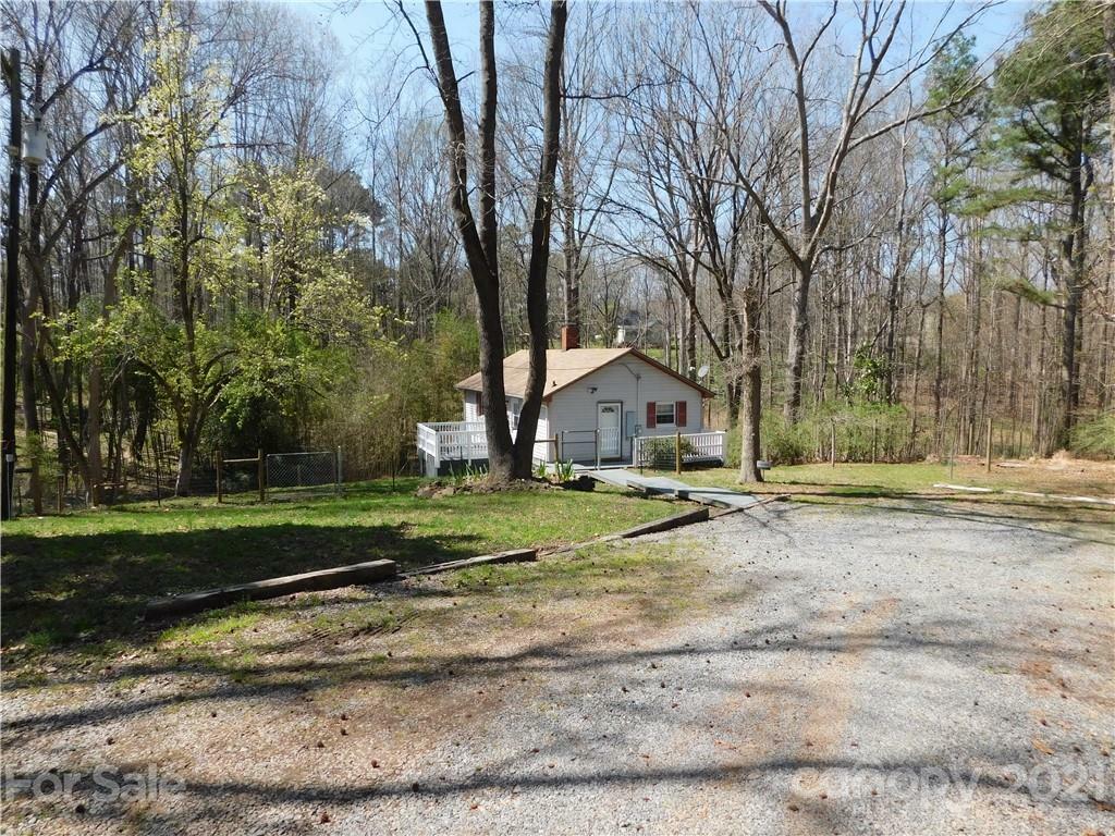 Property Photo:  505 Price Street  NC 28173 