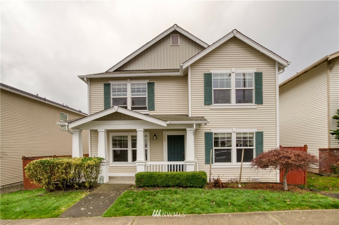 Property Photo:  223 Ferndale Avenue NE  WA 98056 