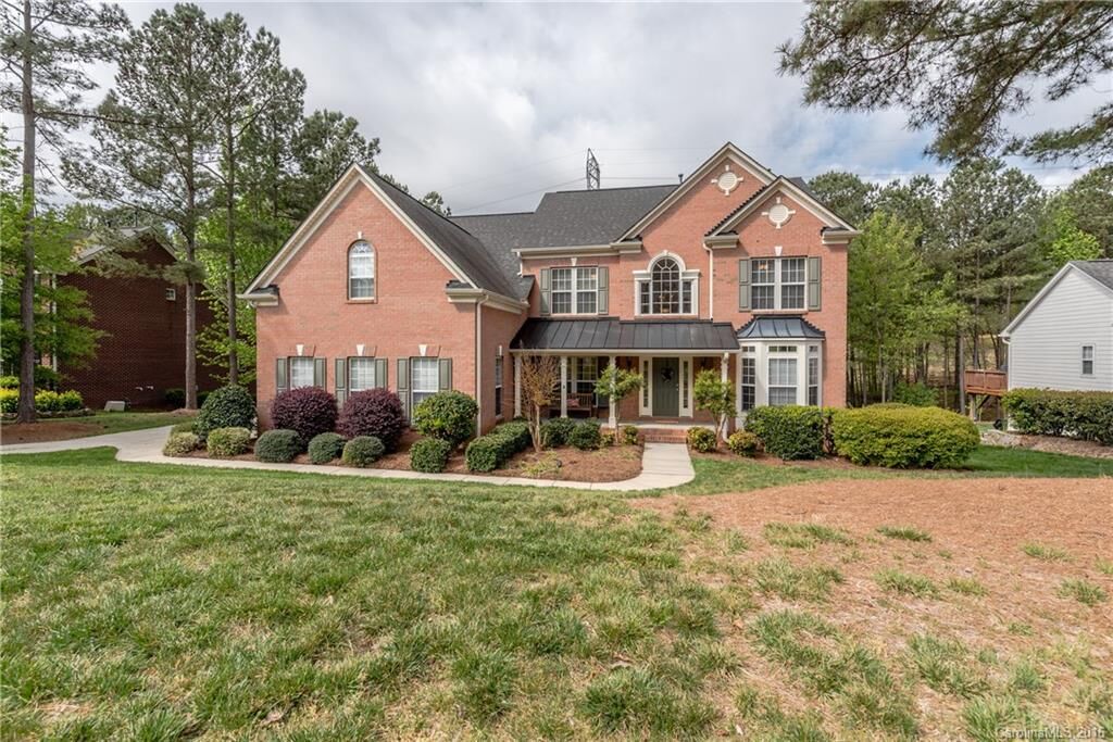 Property Photo:  124 Whiterock Drive  NC 28120 