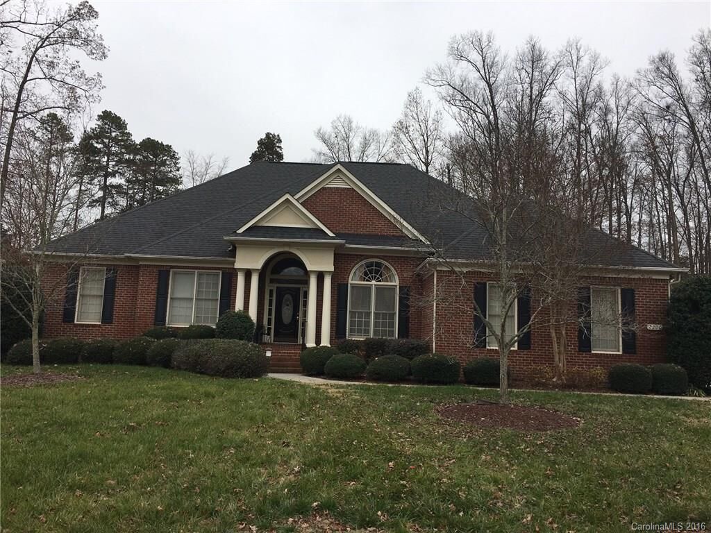 Property Photo:  2200 Cullendale Court  NC 28262 
