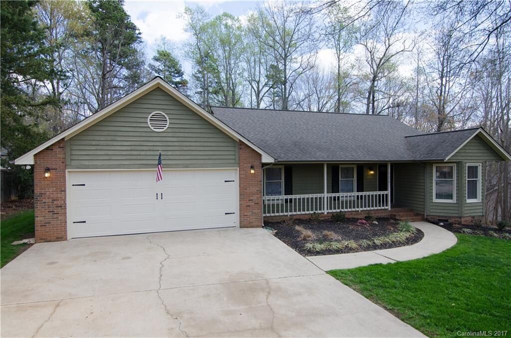 Property Photo: 2696 Allison Court NC 28037