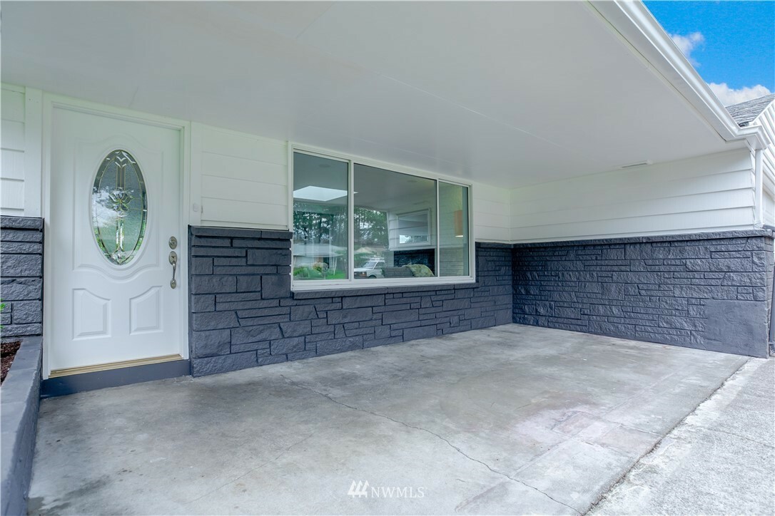 Property Photo:  8920 26th Ave S  WA 98499 