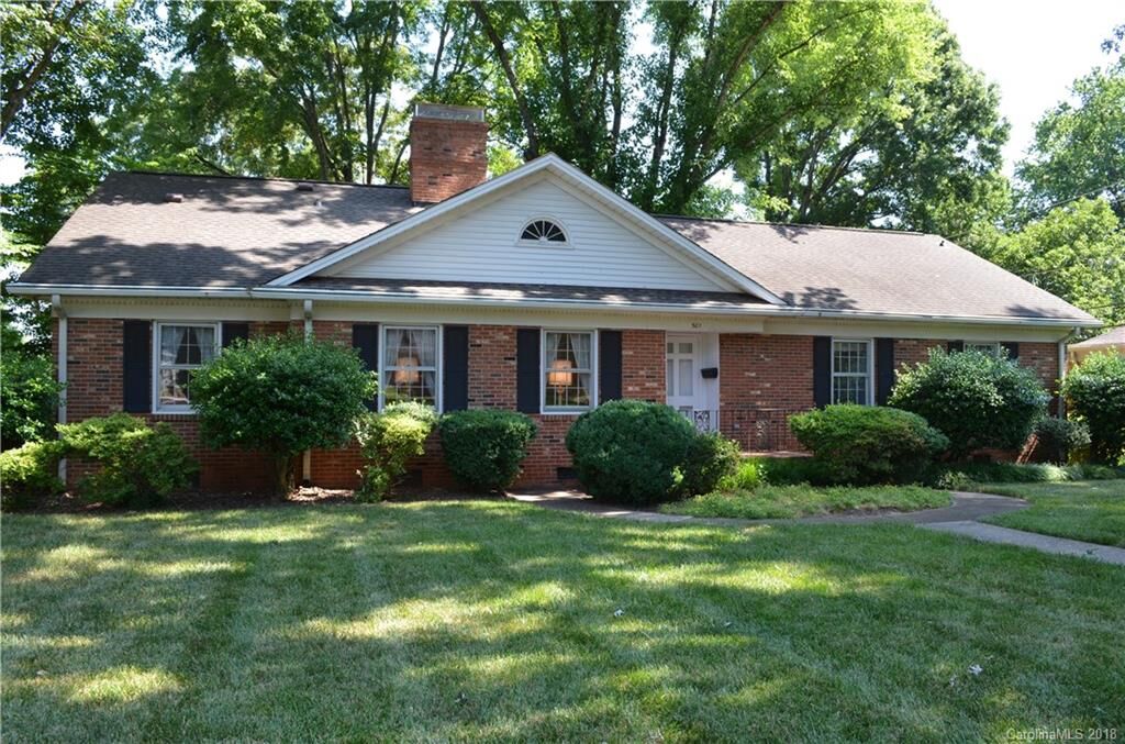 Property Photo: 501 Scofield Road NC 28209