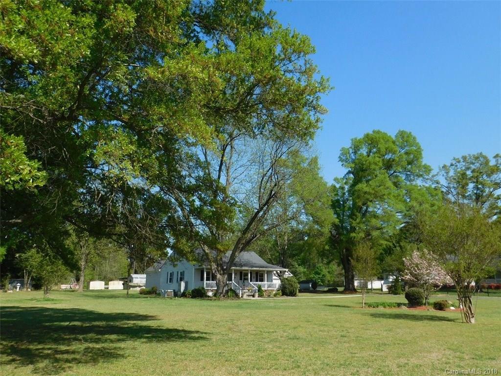 Property Photo:  7806 Beatties Ford Road  NC 28216 